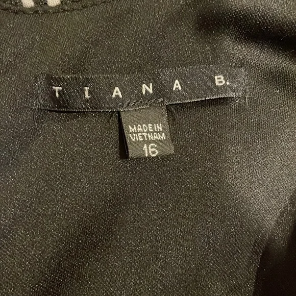 Tiana B sleeveless midi scoop neck fit and flare dress - Picture 7 of 8